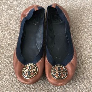 Tory Burch brown flats with navy trim